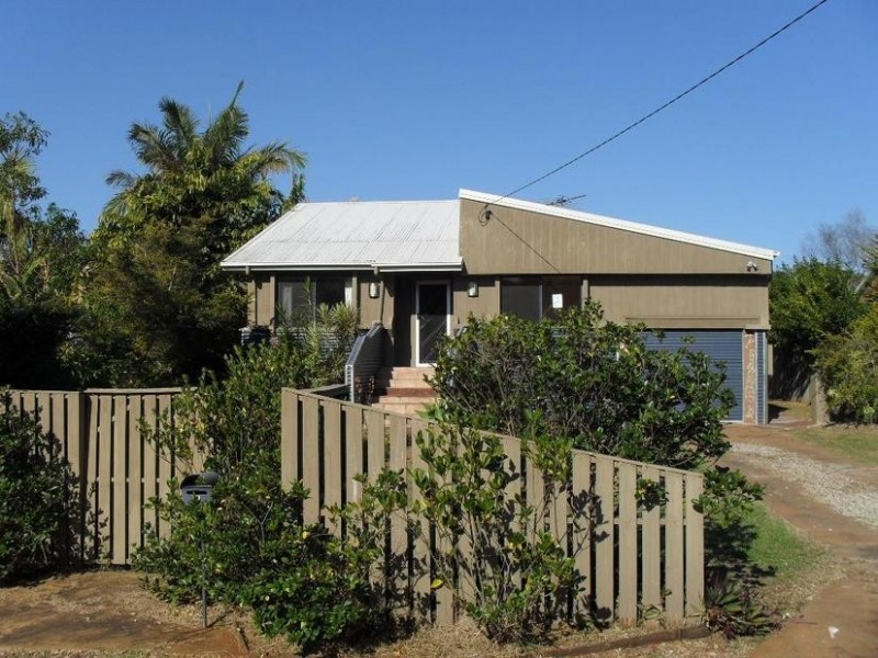 4 Emily Crescent, Macleay Island QLD 4184