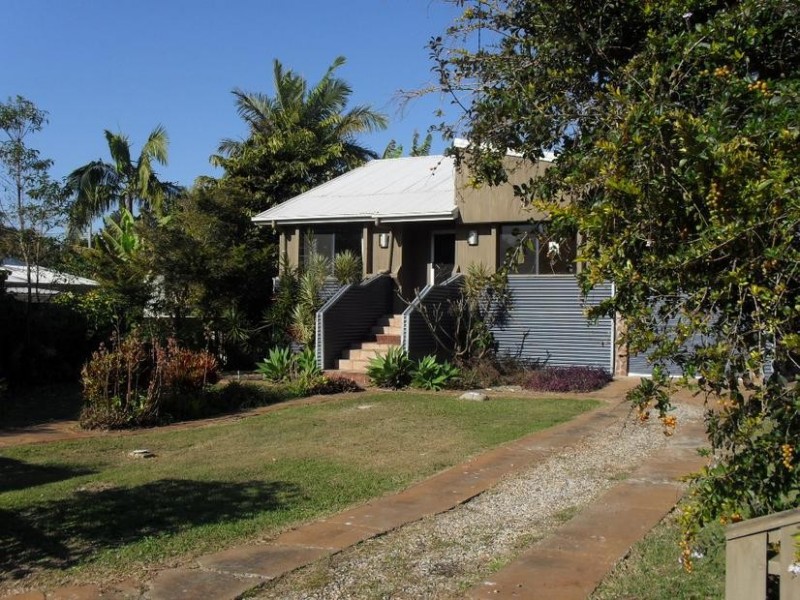 4 Emily Crescent, Macleay Island QLD 4184