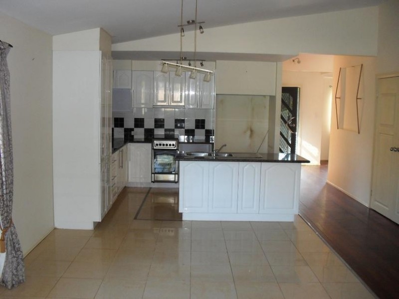 4 Emily Crescent, Macleay Island QLD 4184