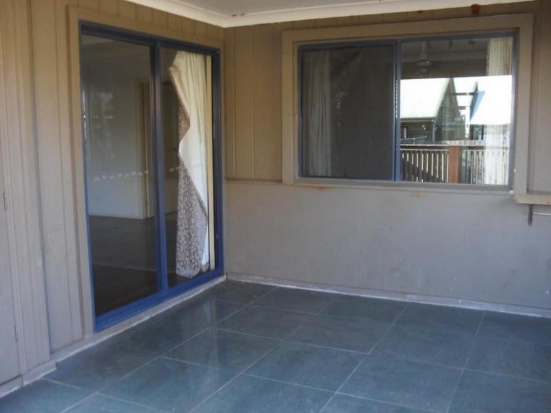 4 Emily Crescent, Macleay Island QLD 4184