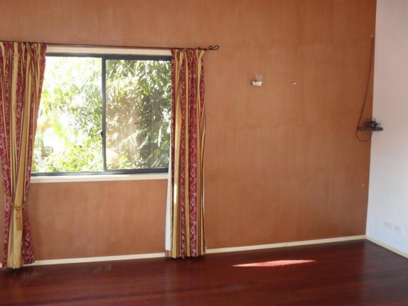 4 Emily Crescent, Macleay Island QLD 4184