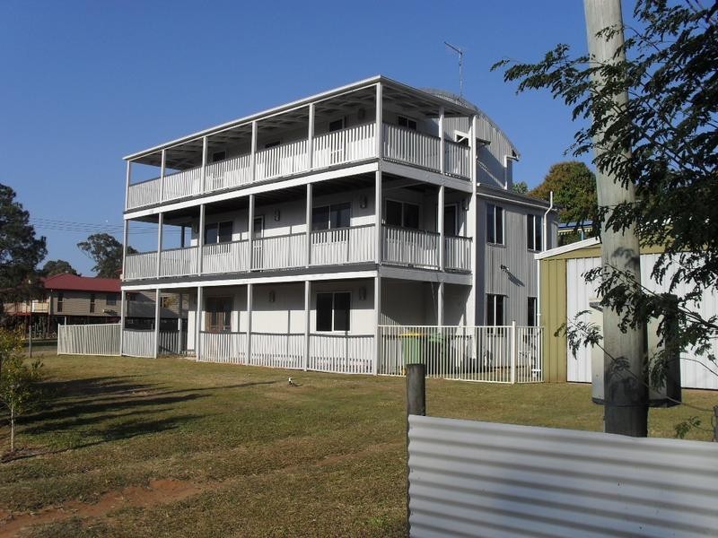 16 Curlew Street, Macleay Island QLD 4184