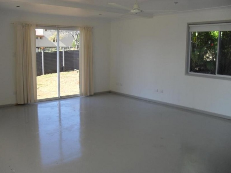 16 Curlew Street, Macleay Island QLD 4184