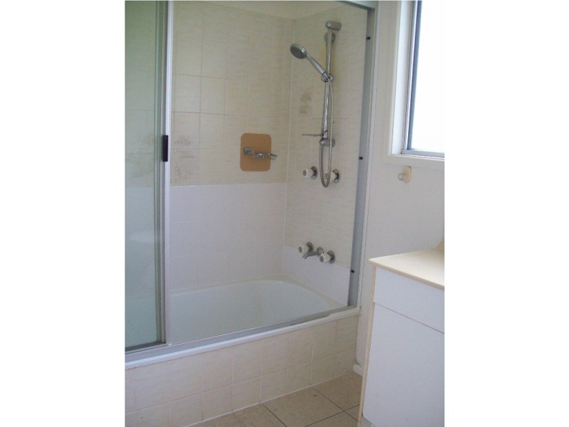 2 Alexander Street, Macleay Island QLD 4184