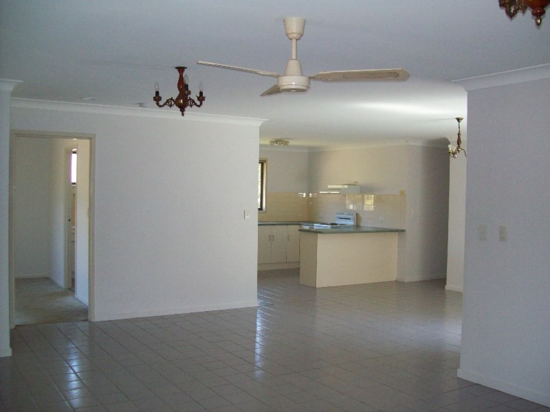 5 Noon-muckle Street, Macleay Island QLD 4184