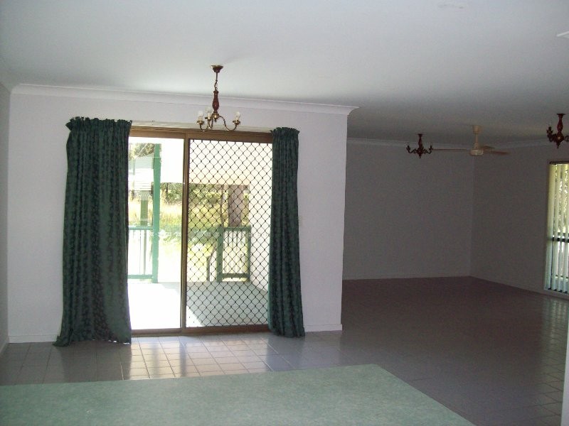 5 Noon-muckle Street, Macleay Island QLD 4184