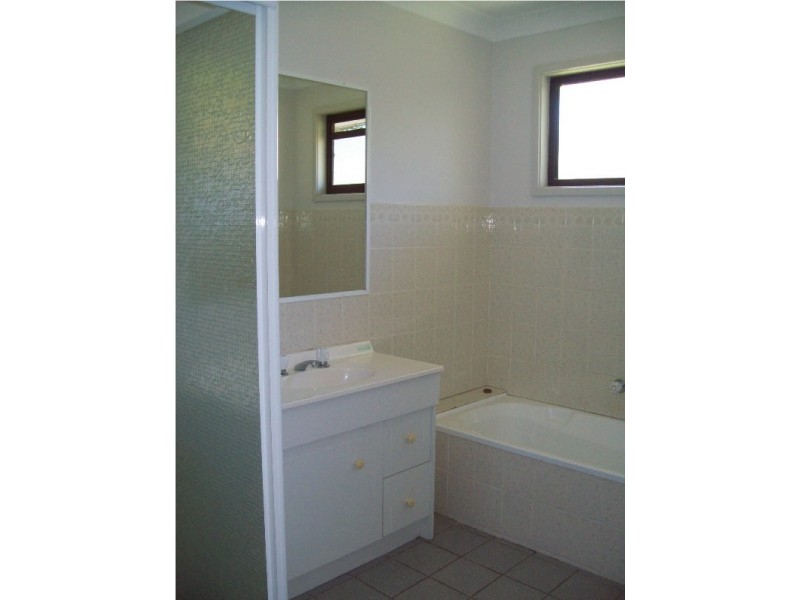 5 Noon-muckle Street, Macleay Island QLD 4184