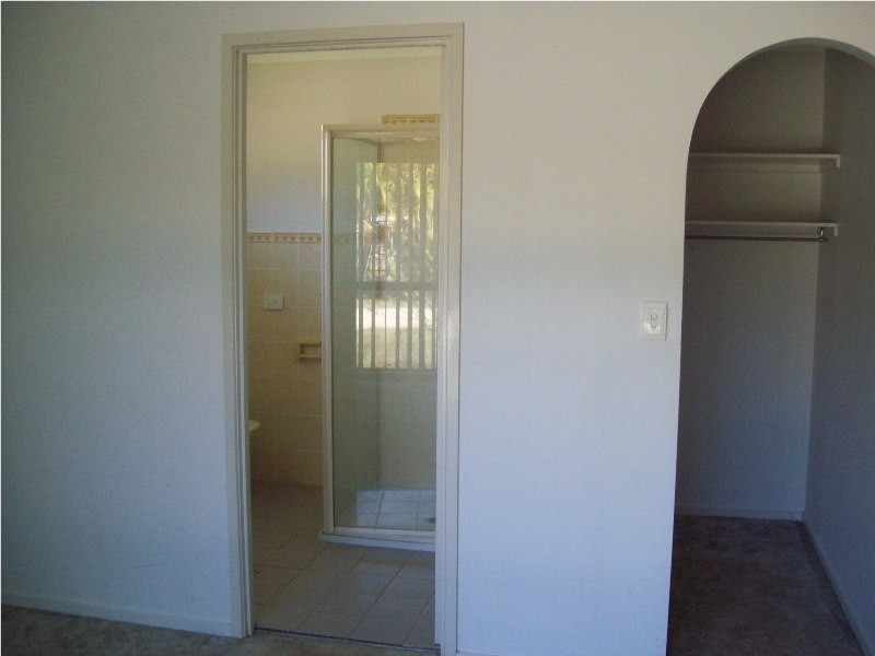 5 Noon-muckle Street, Macleay Island QLD 4184