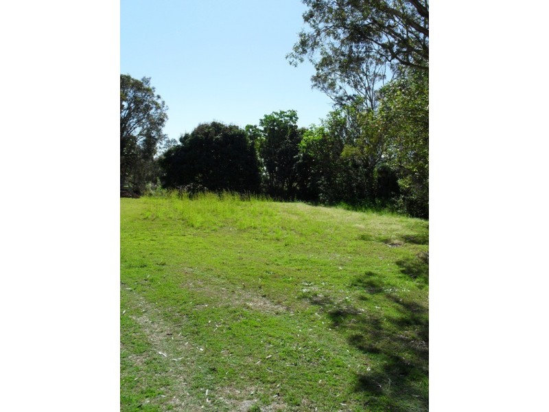 70 Charles Terrace, Macleay Island QLD 4184