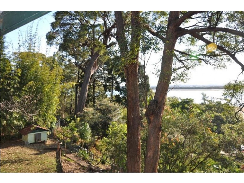 31 Coast Road, Macleay Island QLD 4184