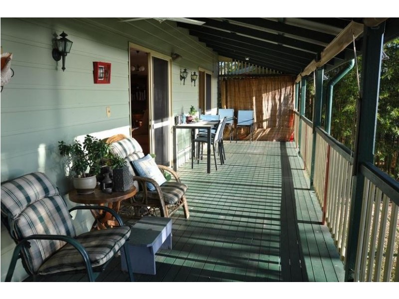31 Coast Road, Macleay Island QLD 4184