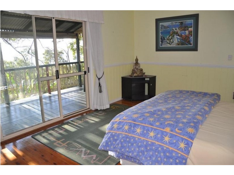 31 Coast Road, Macleay Island QLD 4184
