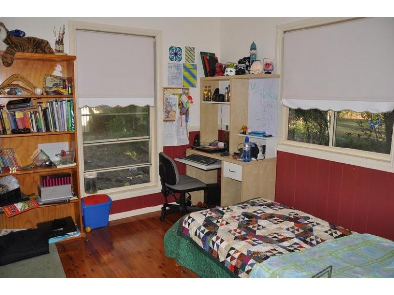 31 Coast Road, Macleay Island QLD 4184