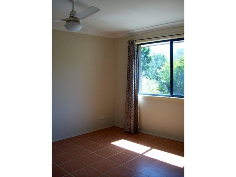 4 Emily Crescent, Macleay Island QLD 4184