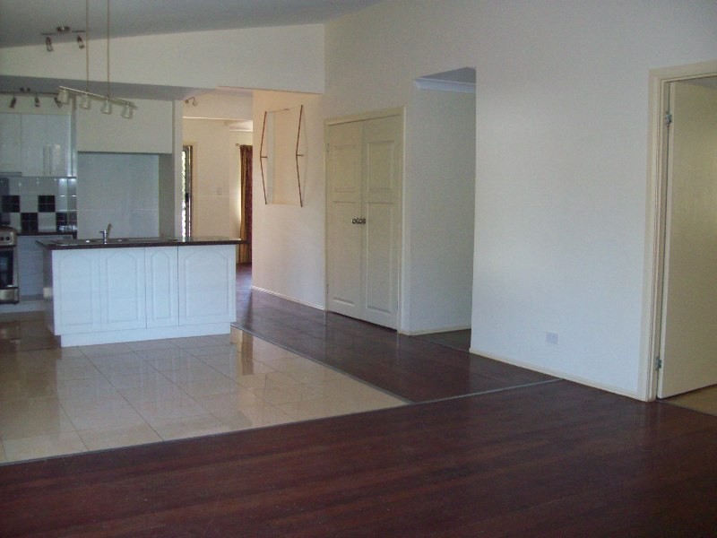 4 Emily Crescent, Macleay Island QLD 4184