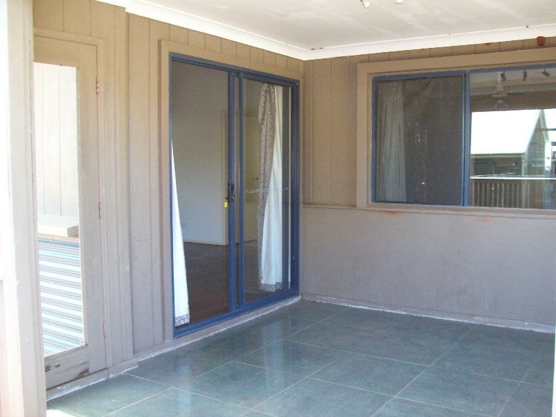 4 Emily Crescent, Macleay Island QLD 4184