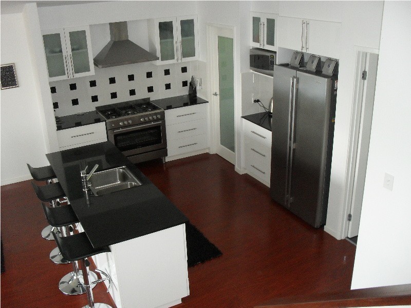 15 Kim Crescent, Macleay Island QLD 4184