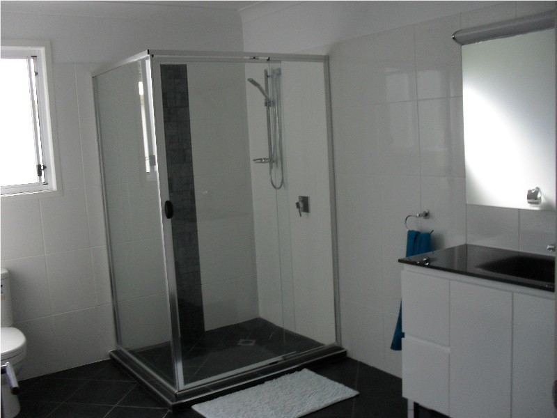 15 Kim Crescent, Macleay Island QLD 4184