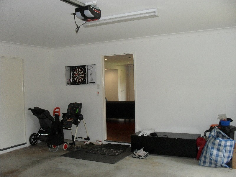 15 Kim Crescent, Macleay Island QLD 4184