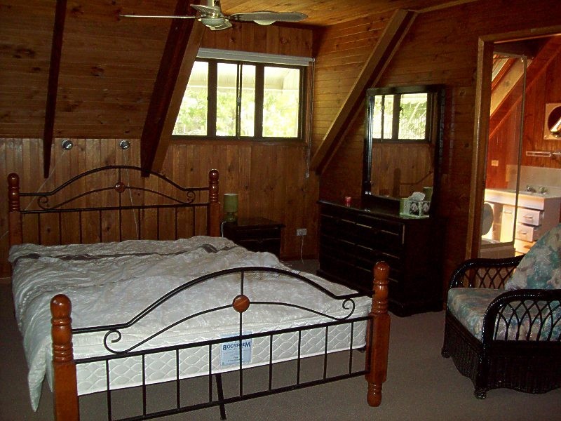 21 Coondooroopa Drive, Macleay Island QLD 4184