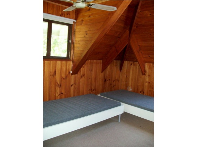 21 Coondooroopa Drive, Macleay Island QLD 4184