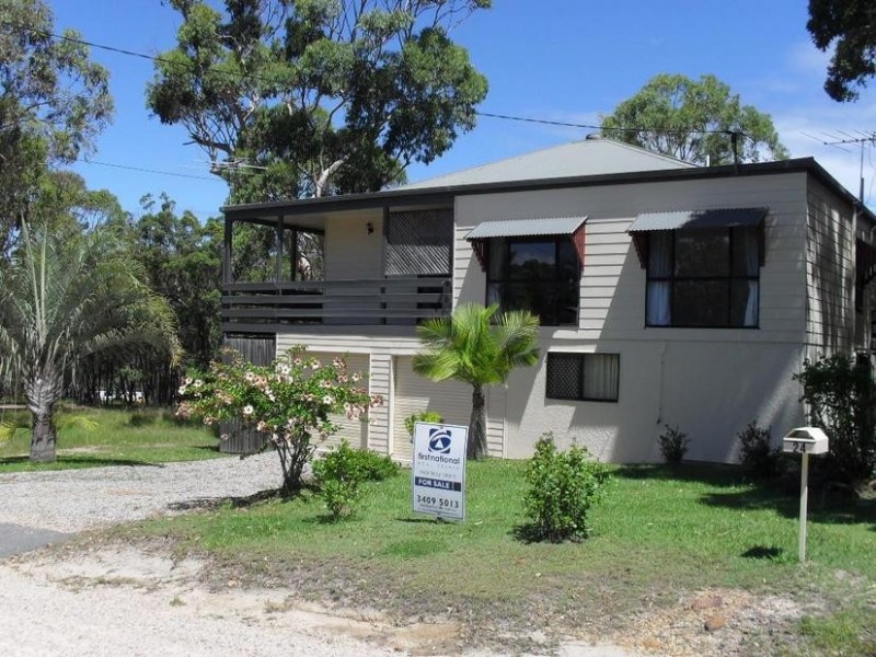 24 Tukkeri Street, Macleay Island QLD 4184