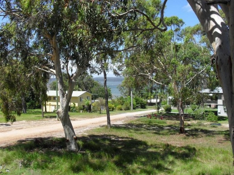 24 Tukkeri Street, Macleay Island QLD 4184