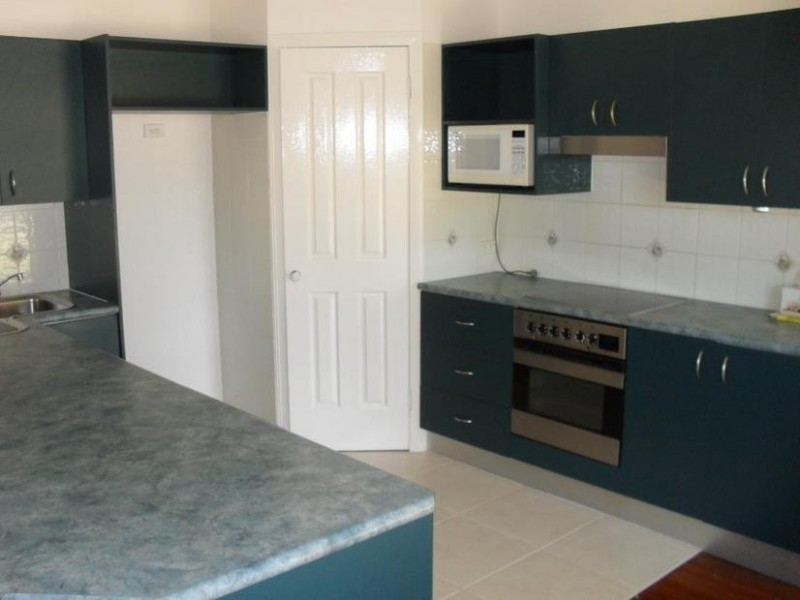 24 Tukkeri Street, Macleay Island QLD 4184