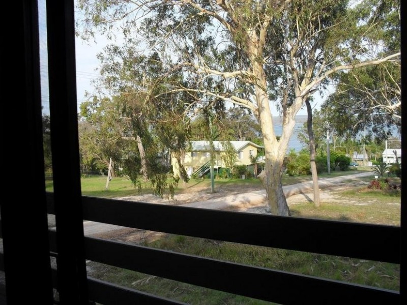 24 Tukkeri Street, Macleay Island QLD 4184
