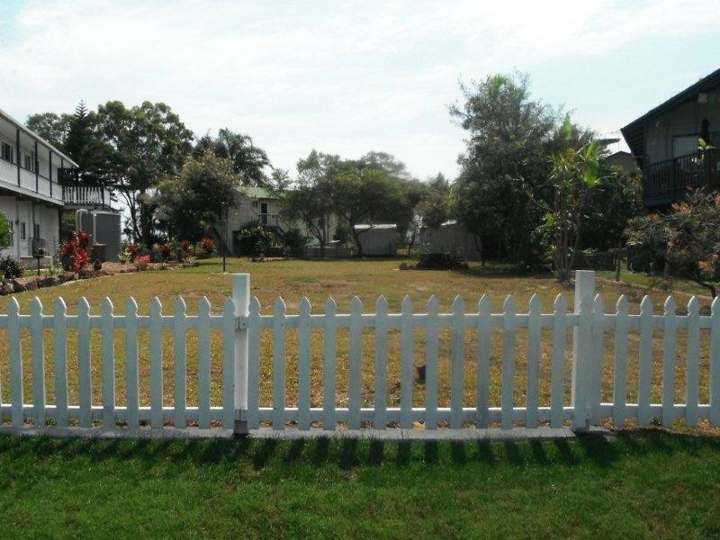 37 Tingara Street, Macleay Island QLD 4184