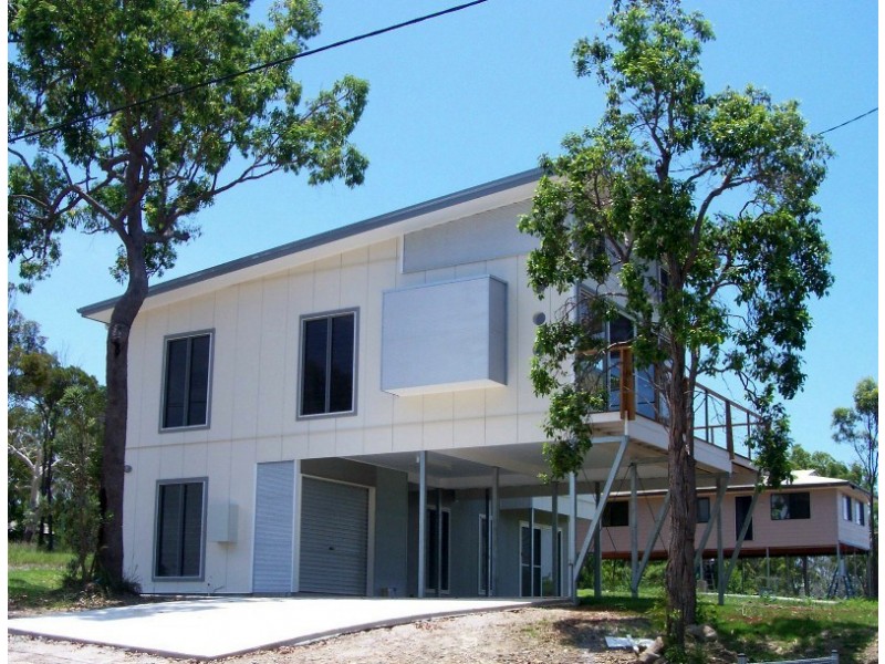 11 Koonwarra Parade, Macleay Island QLD 4184
