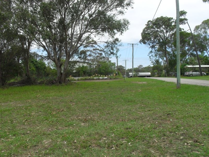 69 Scotts Road, Macleay Island QLD 4184