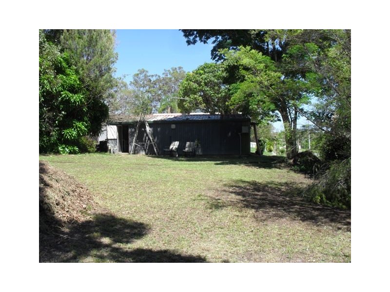 11 Heath Street, Macleay Island QLD 4184