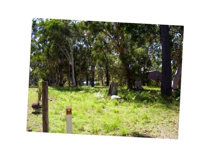 11 Baracoota STREET, Macleay Island QLD 4184