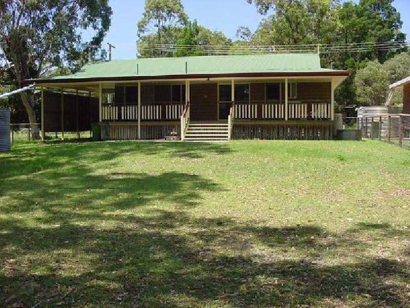 11 Attunga Street, Macleay Island QLD 4184