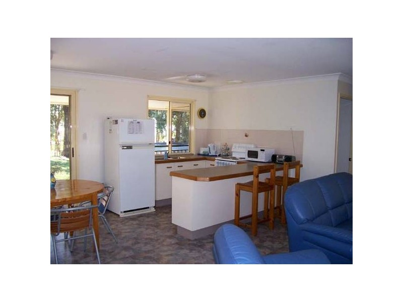 11 Attunga Street, Macleay Island QLD 4184