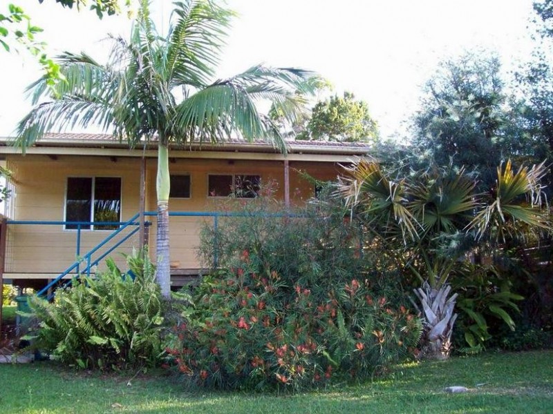 112 Western Road, Macleay Island QLD 4184