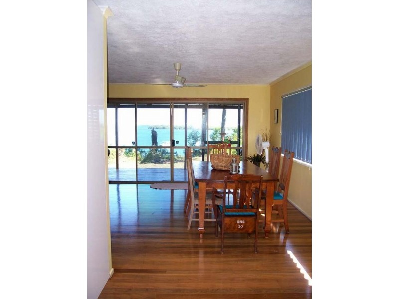 112 Western Road, Macleay Island QLD 4184