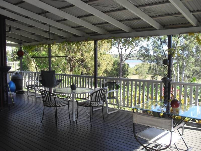 64 Charles TERRACE, Macleay Island QLD 4184
