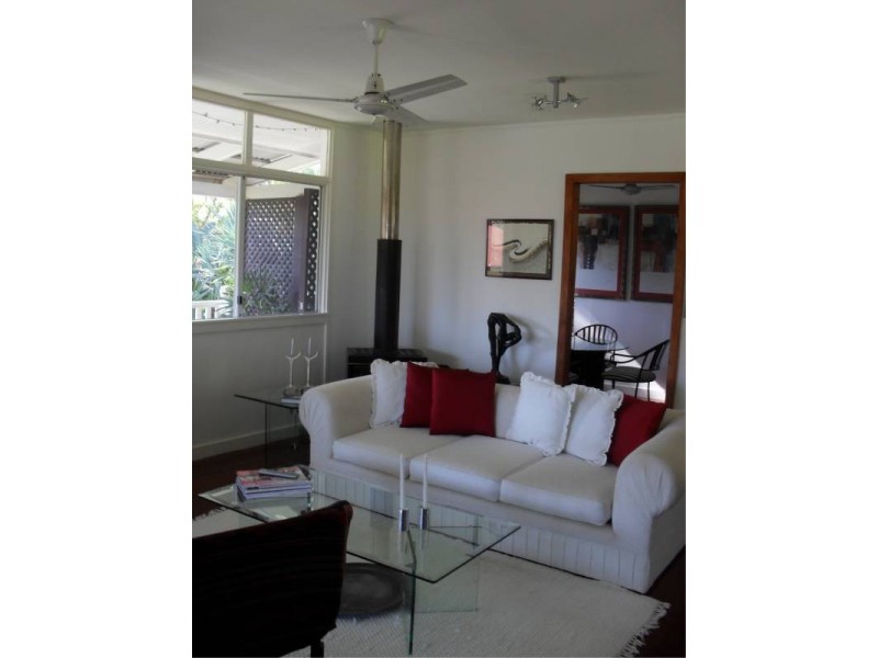 64 Charles TERRACE, Macleay Island QLD 4184