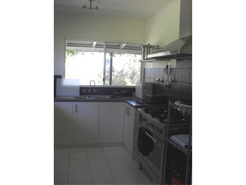 64 Charles TERRACE, Macleay Island QLD 4184