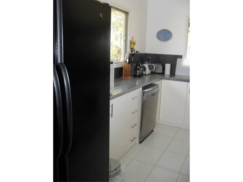64 Charles TERRACE, Macleay Island QLD 4184