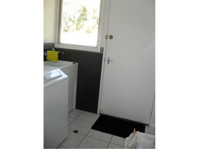 64 Charles TERRACE, Macleay Island QLD 4184