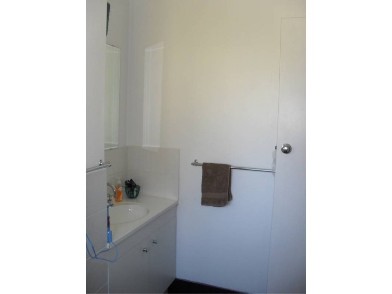 64 Charles TERRACE, Macleay Island QLD 4184