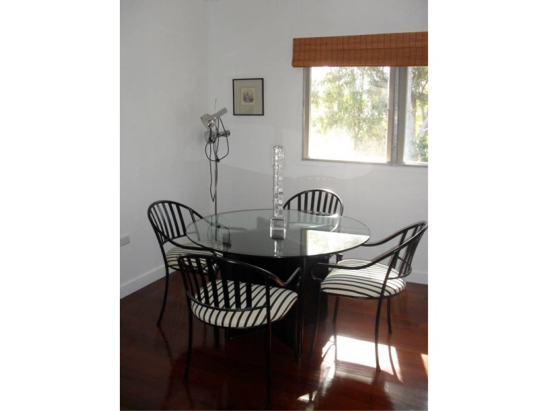64 Charles TERRACE, Macleay Island QLD 4184