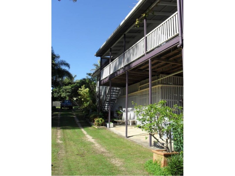 64 Charles TERRACE, Macleay Island QLD 4184