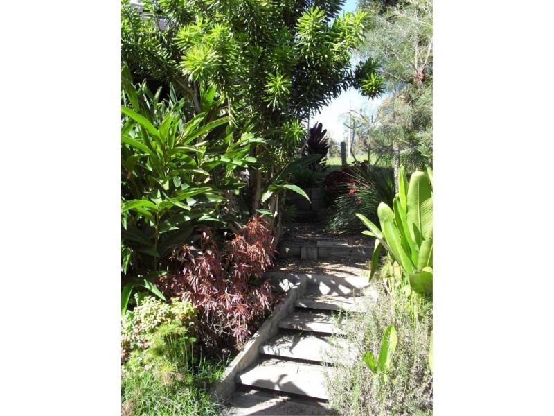 64 Charles TERRACE, Macleay Island QLD 4184