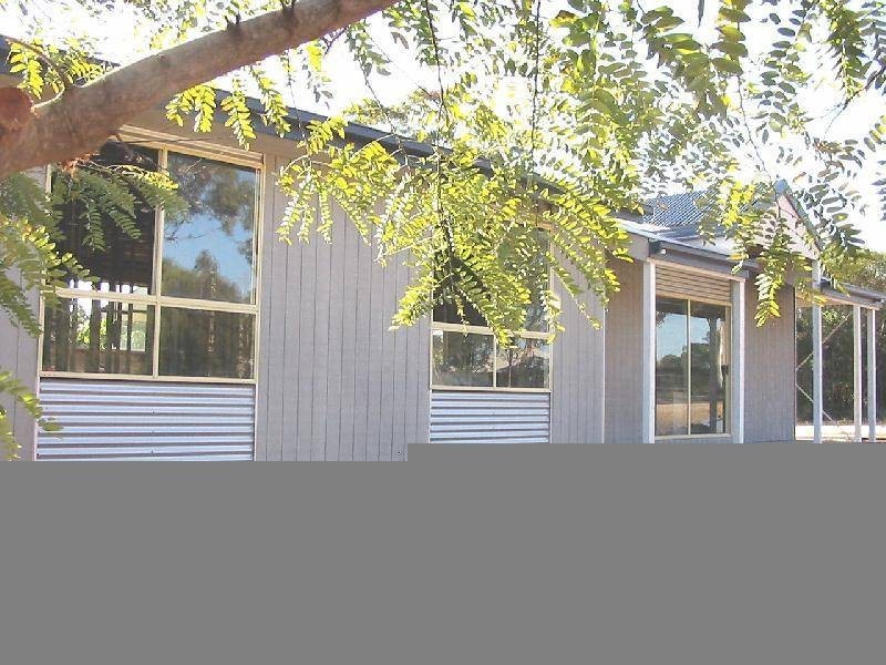 13 Pelican STREET, Macleay Island QLD 4184