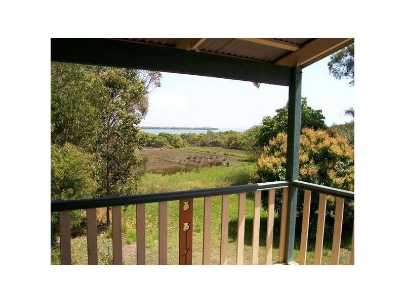 68 Charles TERRACE, Macleay Island QLD 4184