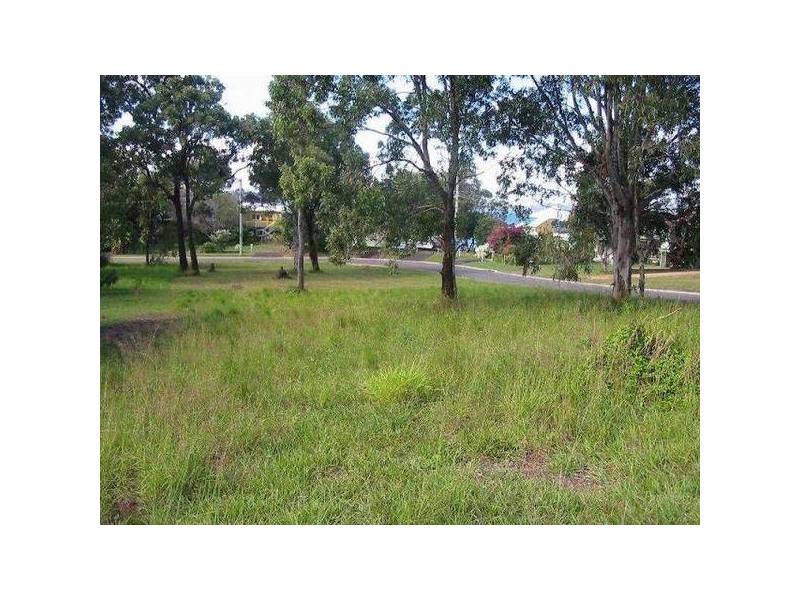2 Alkira STREET, Macleay Island QLD 4184